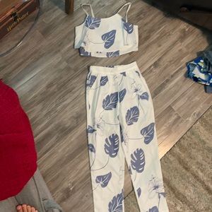 fancyinn size small floral two piece set